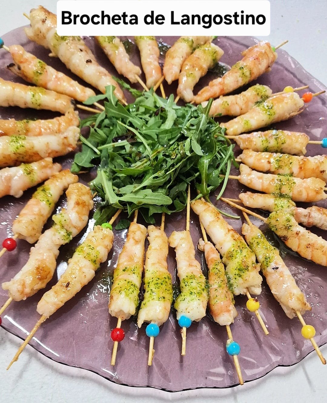 Brochetas de langostinos